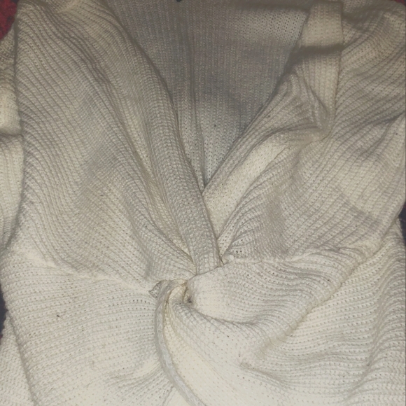 Womans Adorable Pull Over Sweater - Picture 1 of 4